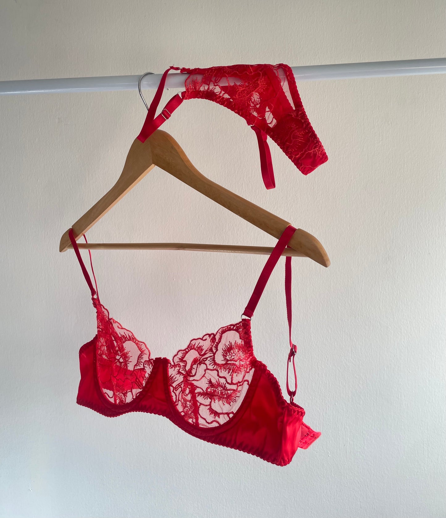CONJUNTO ABY ROJO